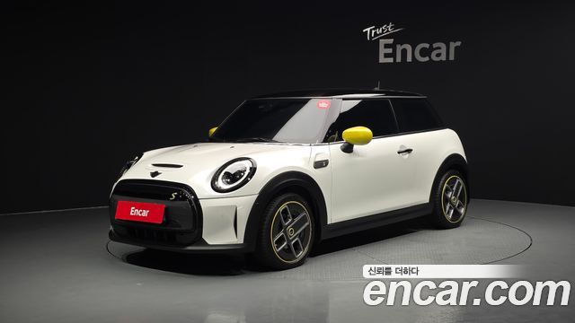 Mini Cooper SE Electric 3rd - фото 0