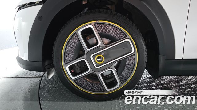 Mini Cooper SE Electric 3rd - фото 4