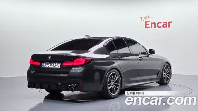 BMW 5-Series G30 520i M Sport - фото 1