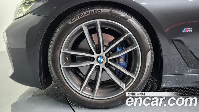 BMW 5-Series G30 520i M Sport - фото 4