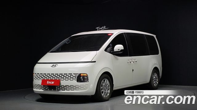 Hyundai Staria Tourer 9-Seater Modern - фото 0