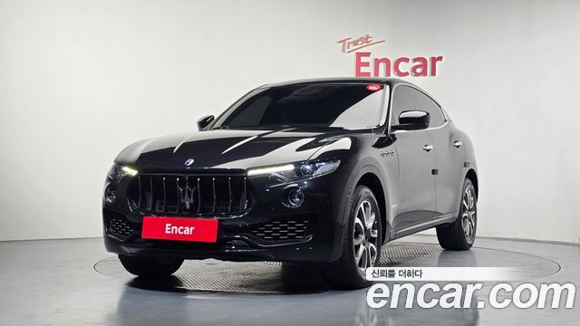Maserati Levante 3.0 AWD GranLusso - фото 0