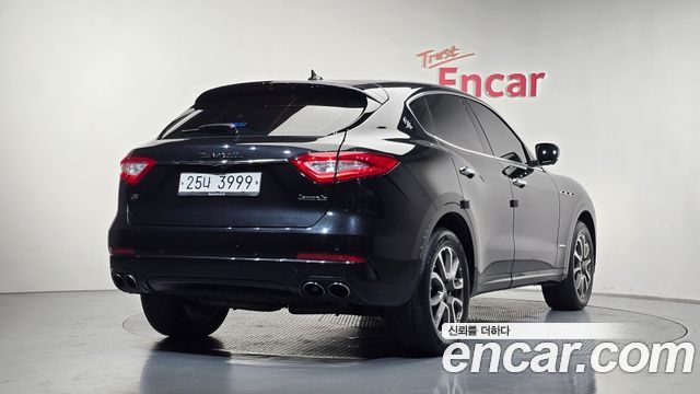 Maserati Levante 3.0 AWD GranLusso - фото 1