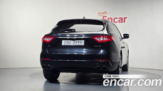 Maserati Levante 3.0 AWD GranLusso - фото 3