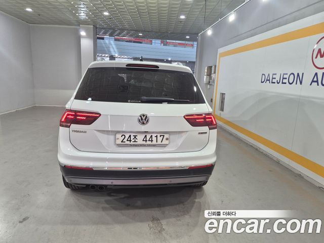 Volkswagen Tiguan 2-го поколения 2.0 TDI 4Motion Prestige - фото 3