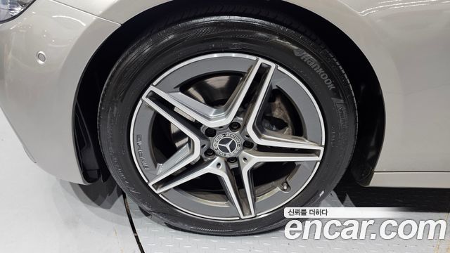 Mercedes-Benz E-Class W213 E250 AMG Line - фото 4