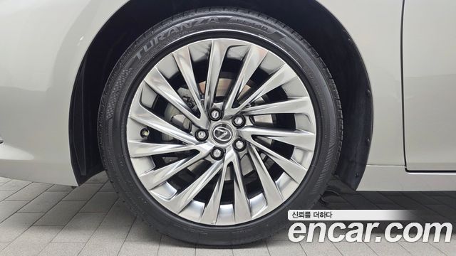 Lexus ES 7-го поколения Luxury Plus - фото 4