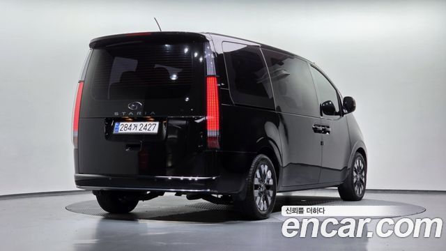 Hyundai Staria Lounge 9-Seater Prestige - фото 1