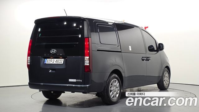 Hyundai Staria Cargo 5-Seater Modern - фото 1