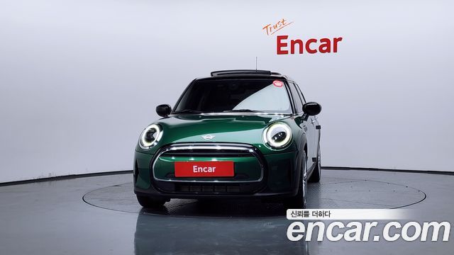 Mini Cooper 5-Door Classic Plus 3rd - фото 2