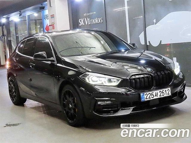 BMW 1-Series F40 118d Sport - фото 0
