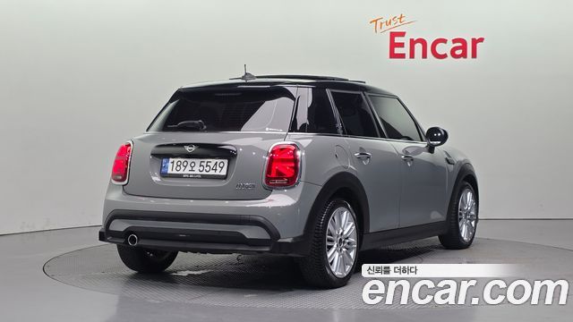 Mini Cooper 5-Door Classic Plus 3rd - фото 1