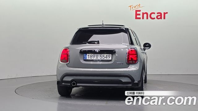 Mini Cooper 5-Door Classic Plus 3rd - фото 3
