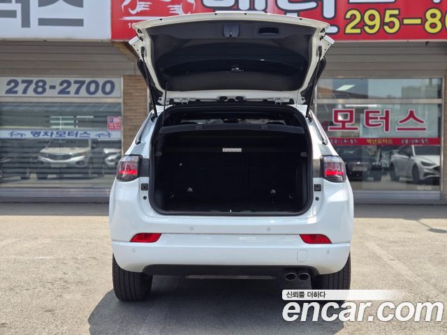 Jeep Compass 2-го поколения S2.4 AWD - фото 3