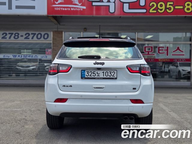 Jeep Compass 2-го поколения S2.4 AWD - фото 4