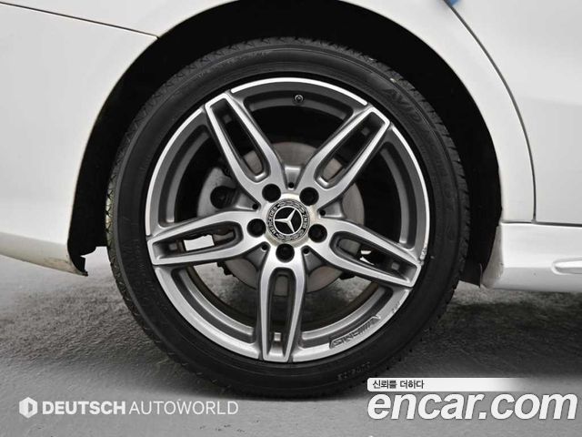 Mercedes-Benz CLA-Class C117 CLA220 AMG Line - фото 4