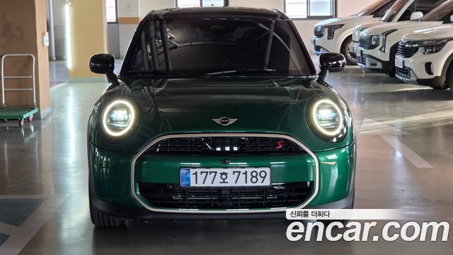 Mini Cooper 4-го поколения 5 Door Favoured - фото 0