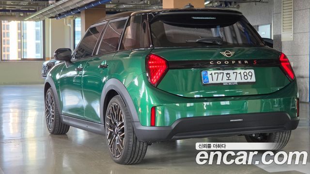 Mini Cooper 4-го поколения 5 Door Favoured - фото 2