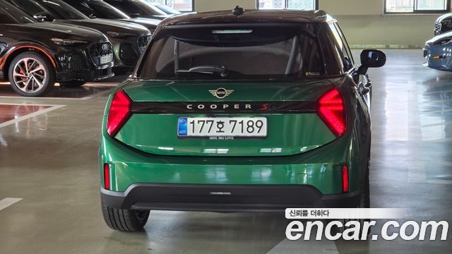 Mini Cooper 4-го поколения 5 Door Favoured - фото 3