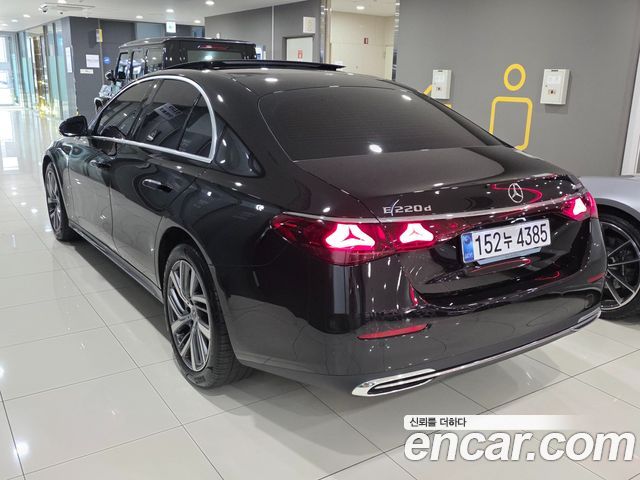 Mercedes-Benz E-Class W214 E220d 4MATIC Exclusive - фото 1