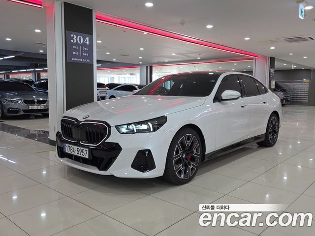 BMW 5-Series G60 530i xDrive M Sport Pro Special Edition - фото 0