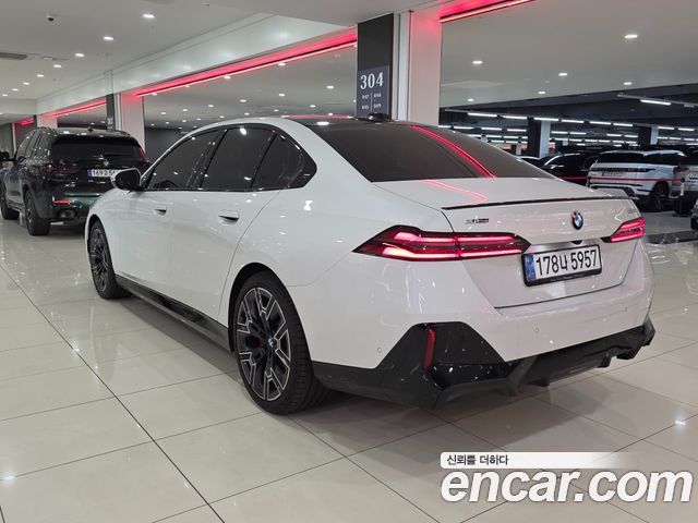 BMW 5-Series G60 530i xDrive M Sport Pro Special Edition - фото 1