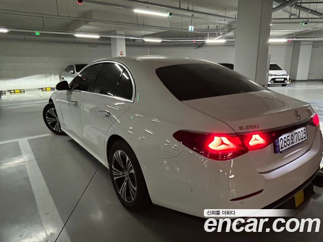 Mercedes-Benz E-Class W214 E200 Avantgarde Limited - фото 4