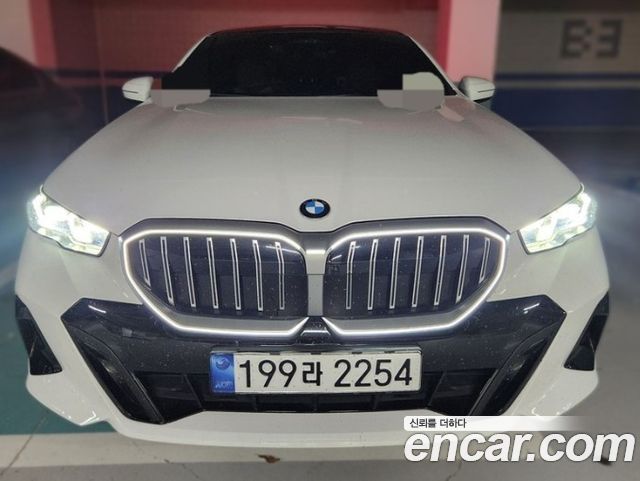 BMW 5-Series G60 520i M Sport - фото 0