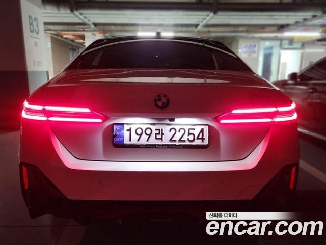 BMW 5-Series G60 520i M Sport - фото 3