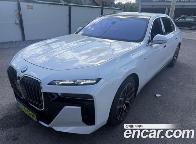 BMW 7-Series G70 740d xDrive M Sport - фото 1