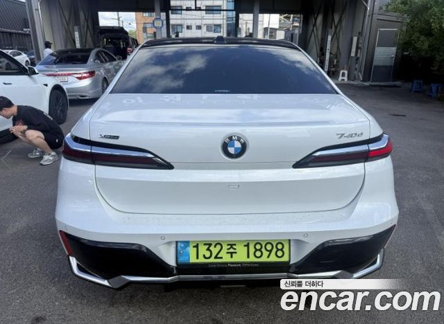 BMW 7-Series G70 740d xDrive M Sport - фото 3