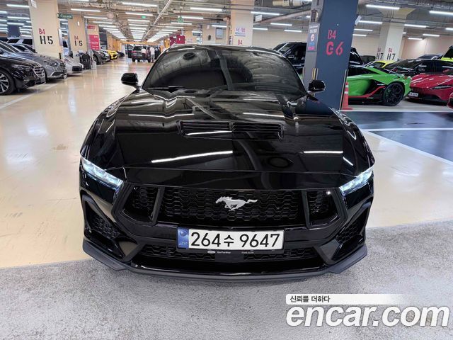 Ford Mustang 7-го поколения 5.0 GT Premium Coupe - фото 2