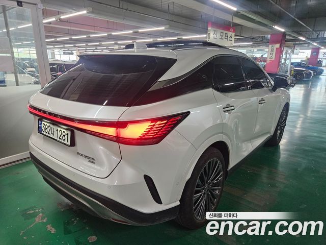 Lexus RX 5-го поколения Luxury - фото 2
