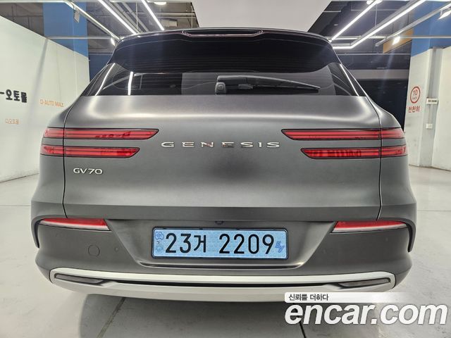 Genesis GV70 e-AWD - фото 1
