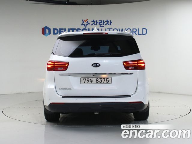 Kia Carnival Новый 11-Seater Prestige - фото 3