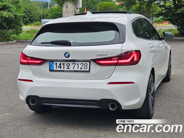 BMW 1-Series F40 118d Sport - фото 4