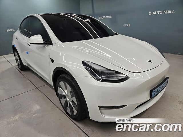 Tesla Model Y Standard Range RWD - фото 4