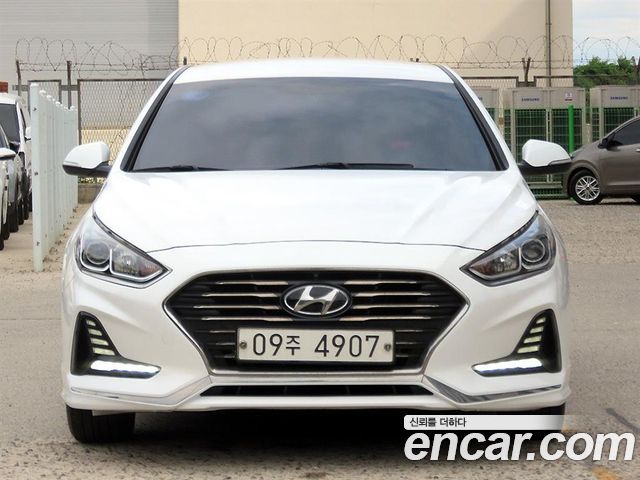 Hyundai Sonata 2.0 Smart Spicial - фото 0