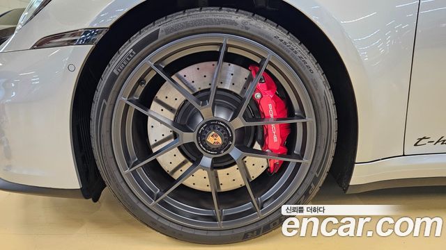Porsche 911 Carrera 4 GTS Cabriolet - фото 4