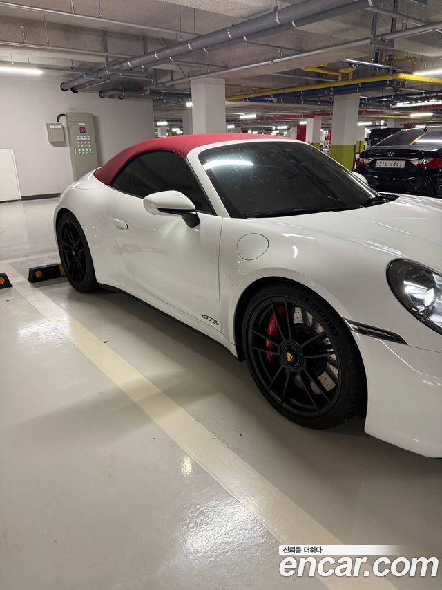 Porsche 911 Carrera 4 GTS Cabriolet - фото 3