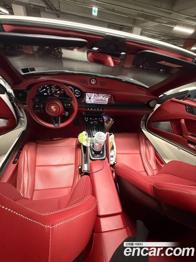 Porsche 911 Carrera 4 GTS Cabriolet - фото 4