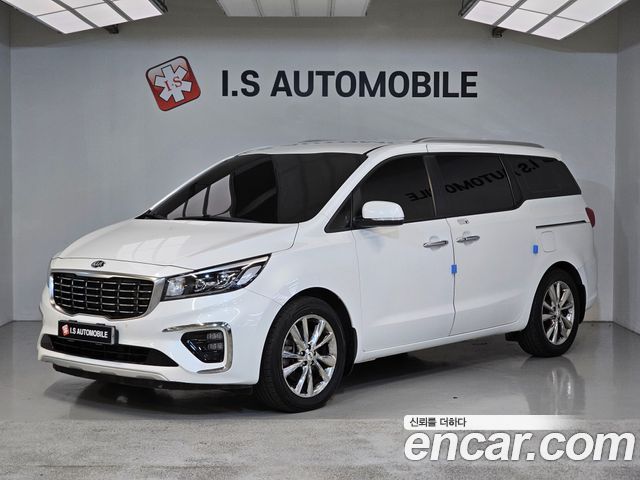 Kia Carnival Новый 9-Seater Luxury - фото 0