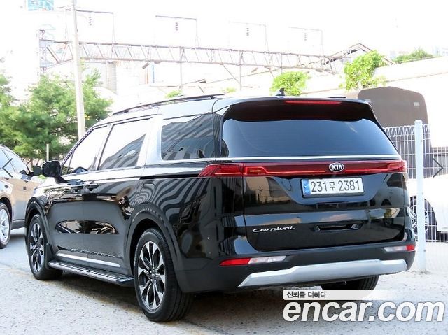 Kia Carnival 4-го поколения 9-Seater Signature - фото 1