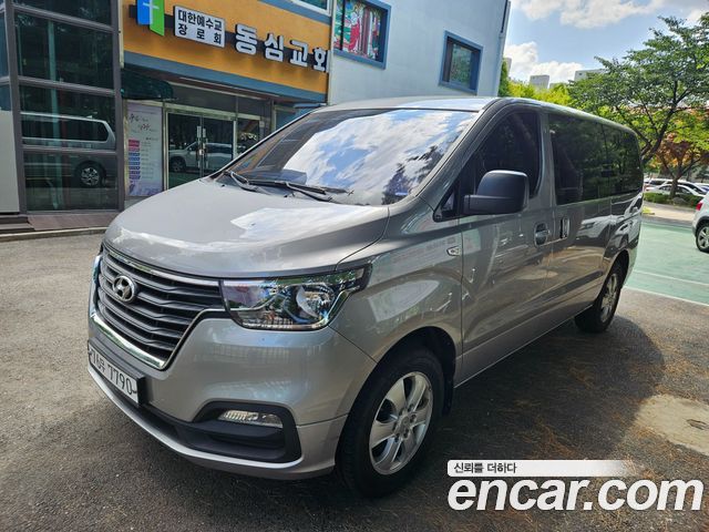 Hyundai Starex Новый 4WD Wagon 12-Seater Smart - фото 1