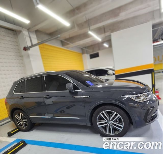 Volkswagen Tiguan 2-го поколения 2.0 TDI Prestige - фото 3