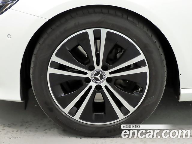 Mercedes-Benz E-Class W213 E250 Avantgarde - фото 4