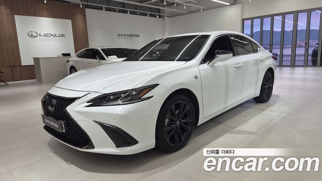 Lexus ES 7-го поколения F-Sport - фото 0