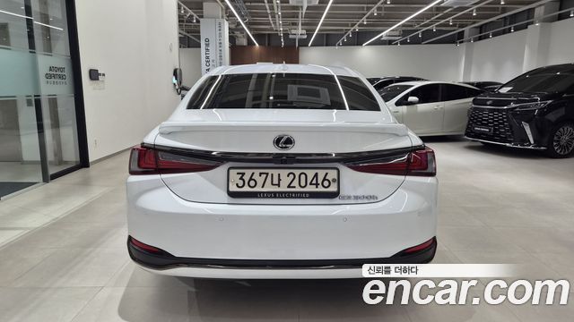Lexus ES 7-го поколения F-Sport - фото 3