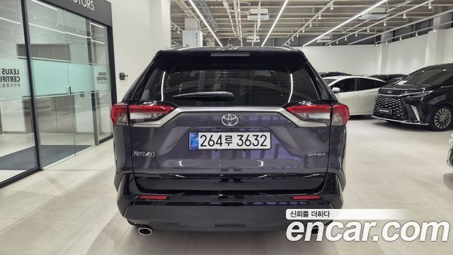 Toyota RAV4 5-го поколения 2.5 4WD PHEV XSE - фото 3