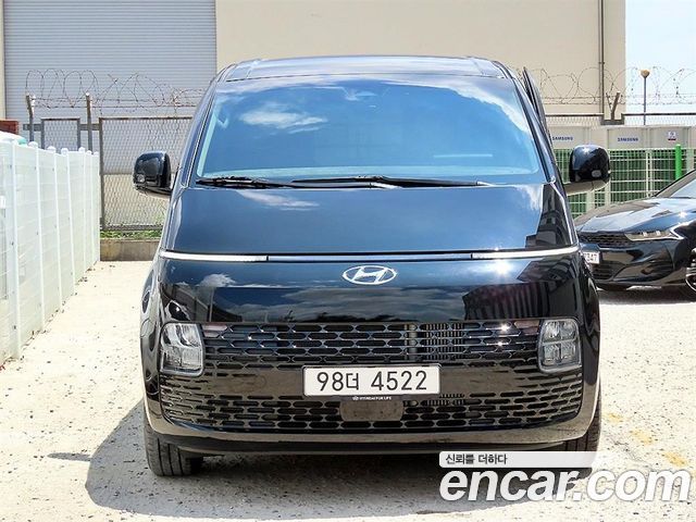Hyundai Staria 2WD Camping Car Special Vehicle - фото 1